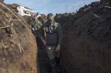 01-10-ukraine-trench-01.jpg