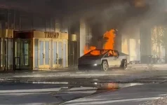 Trump_Tesla_fire_1.webp Trump_Tesla_fire_1.webp