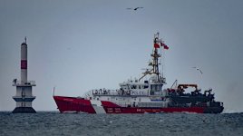 canadian-coast-guard-mid-shore-patrol-vessel-constable-carric3a8re.jpg