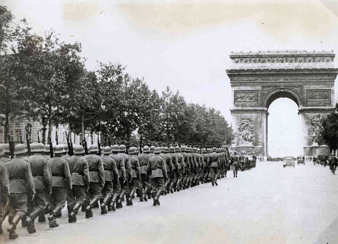Wehrmacht_Paris_3.jpg