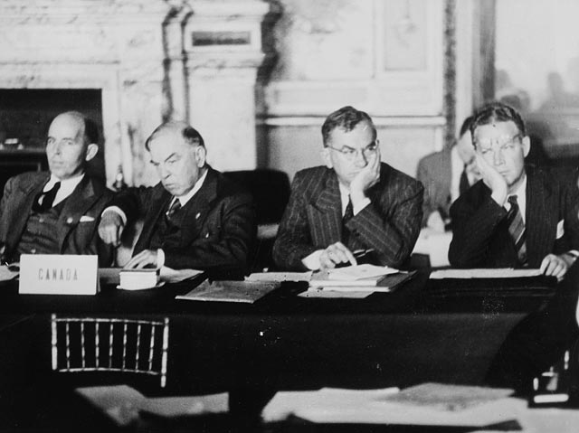 KingParisPeace1946.jpg