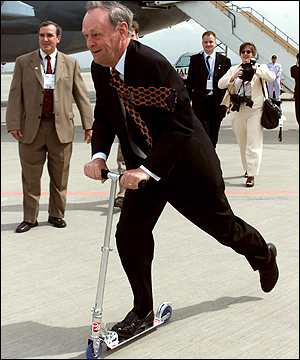 _844648_scooter300.jpg