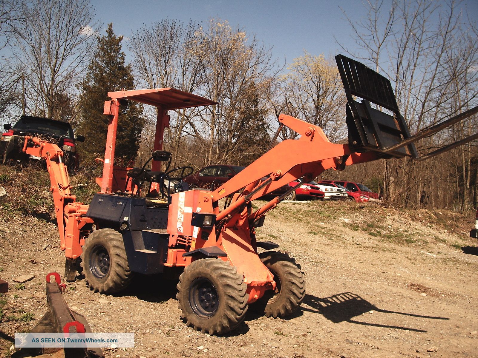 kubota_400r_articulated_loaderbackhoe_4x4_forklift_1_lgw.jpg