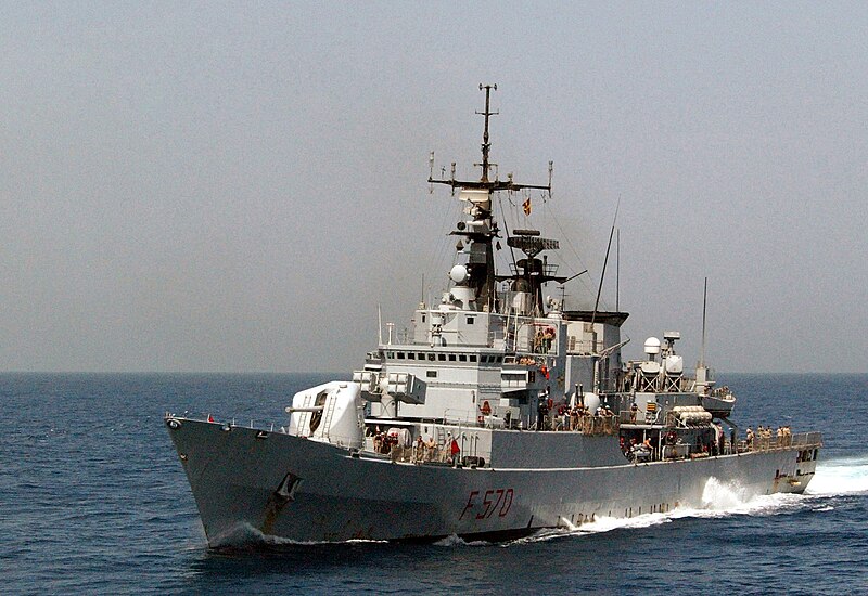 800px-Maestrale-Class_MAESTRALE_%28F_570%29.jpg