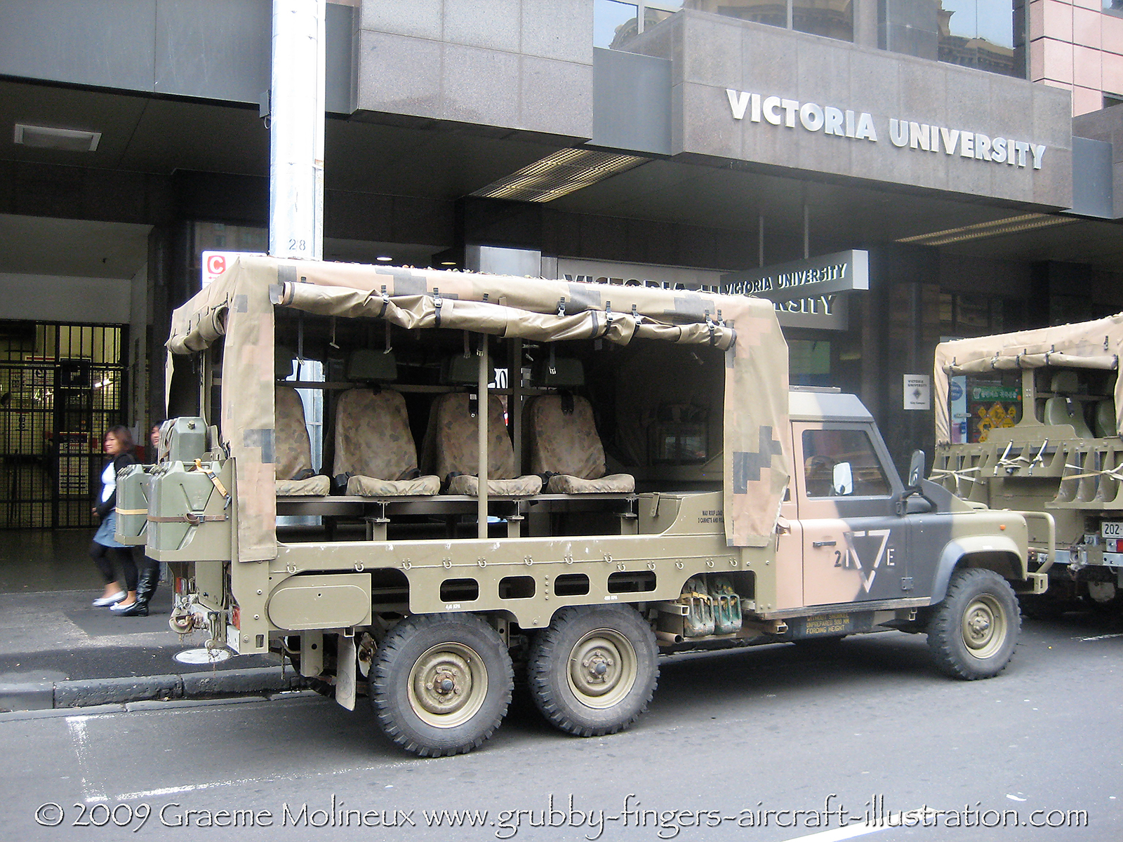 Land_Rover_6x6_01_lge.jpg